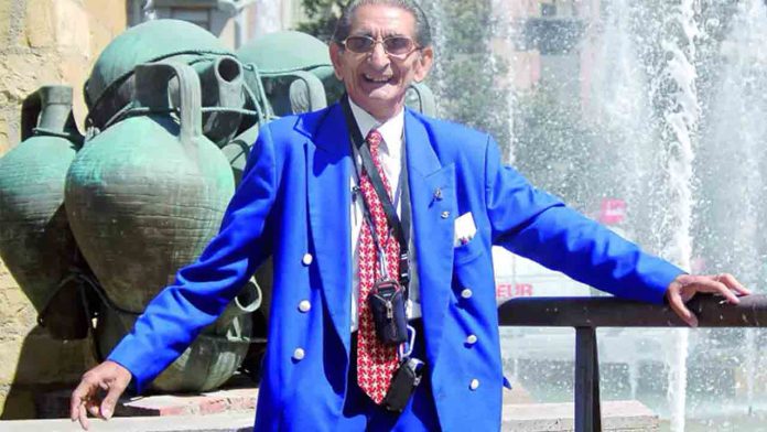 Homenaje a Bernardo Cortés en la Barceloneta