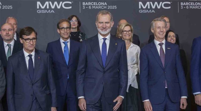 Illa recibe al rey en la cena del MWC Illa recibe al rey en la cena del MWC