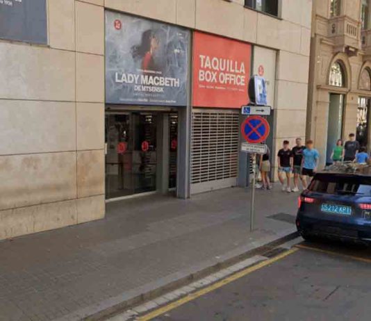 Los taxistas advierten de movilizaciones por un acuerdo del Liceu con Uber Los taxistas advierten de movilizaciones por un acuerdo del Liceu con Uber