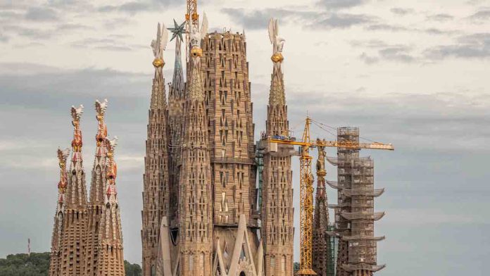 Miquel Barceló, Cristina Iglesias y Javier Marín candidatos a diseñar la fachada de la Glòria de la Sagrada Familia