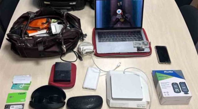 Pillado tras robar una maleta a un asistente del MWC Pillado tras robar una maleta a un asistente del MWC