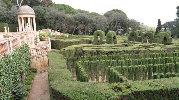 Se inician las obras del laberinto vegetal del parque del Laberinto de Horta