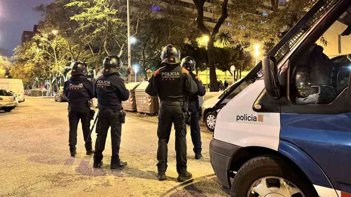 Una decena de detenidos en La Mina por el tiroteo del 7 de enero
