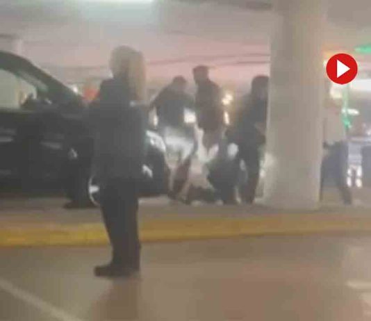 Varios conductores de VTC dan una brutal paliza a un taxista en el aeropuerto Varios conductores de VTC dan una brutal paliza a un taxista en el aeropuerto