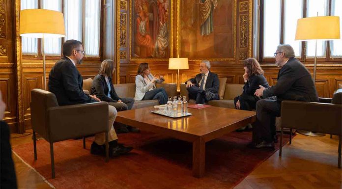 Ayuntamiento y Generalitat acuerdan construir 1.151 viviendas en Barcelona Ayuntamiento y Generalitat acuerdan construir 1.151 viviendas en Barcelona