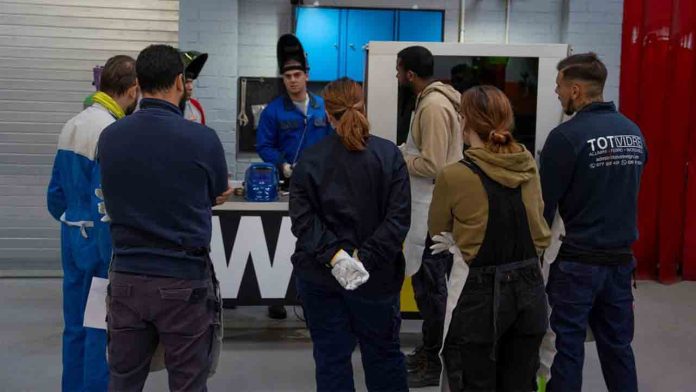 Barcelona necesita soldadores, una profesión en auge con alta demanda Barcelona necesita soldadores, una profesión en auge con alta demanda