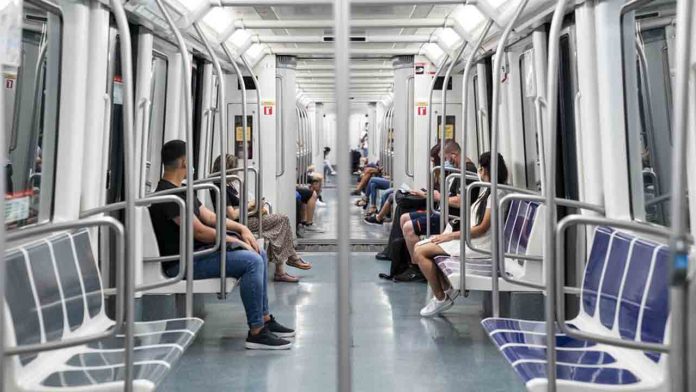 Casi 63 millones de viajes en marzo, en la red de bus y metro de TMB