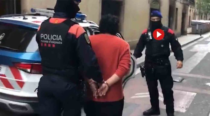 Cinco detenidos, que encapuchados atracaron a una empresaria en Esplugues Cinco detenidos que encapuchados atracaron a una empresaria en Esplugues