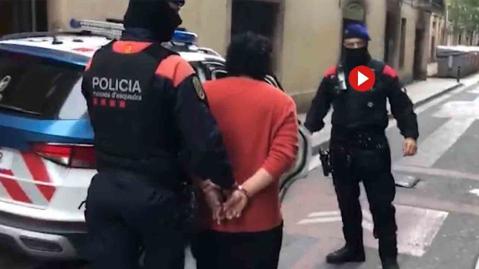 Cinco detenidos que encapuchados atracaron a una empresaria en Esplugues Cinco detenidos que encapuchados atracaron a una empresaria en Esplugues