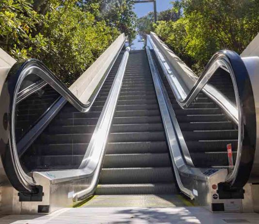 En marcha las nuevas escaleras mecánicas del Parc de Montjuïc En marcha las nuevas escaleras mecánicas del Parc de Montjuïc