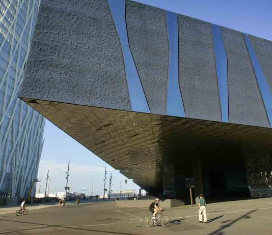 Nuevas restricciones en tiendas 24 h durante el Primavera Sound y Cruïlla Nuevas restricciones en tiendas 24 h durante el Primavera Sound y Cruïlla