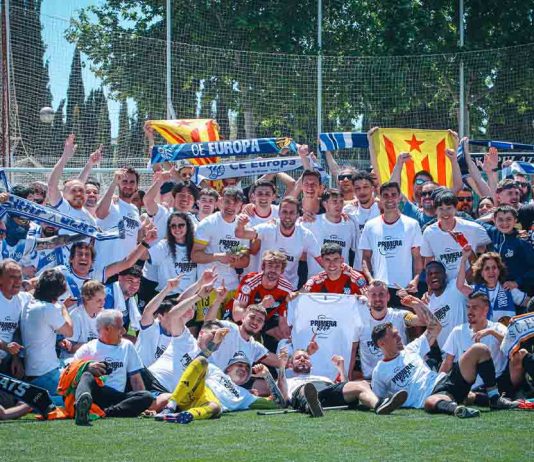 Los jugadores y seguidores de Europa celebran el ascenso al Nou Sardenya Los jugadores y seguidores de Europa celebran el ascenso al Nou Sardenya
