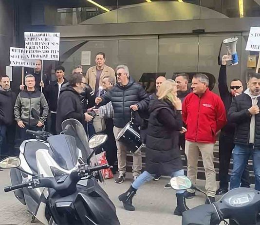 Los vigilantes del Metro aplazan la huelga para dialogar Los vigilantes del Metro aplazan la huelga para dialogar