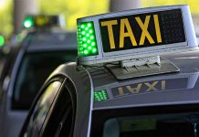 El Govern impulsa nuevos cursos de catalán para el sector del taxi Detenido un taxista por robar el PIN y la tarjeta del banco a gente mayor