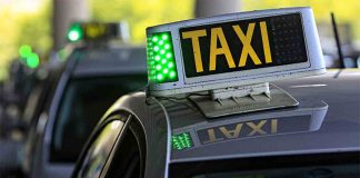 El Govern impulsa nuevos cursos de catalán para el sector del taxi Detenido un taxista por robar el PIN y la tarjeta del banco a gente mayor