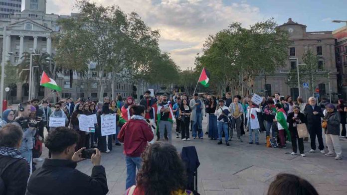 Protesta contra la llegada de un barco con armas para Israel