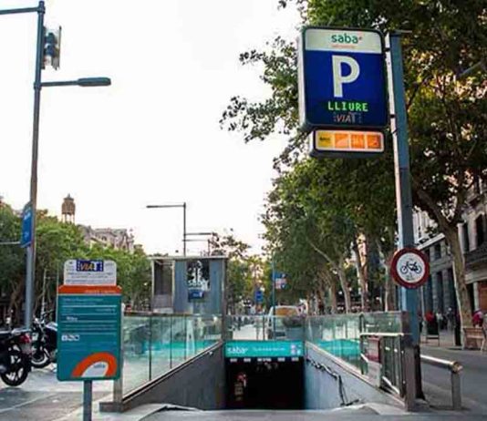 Roban el reloj a un exjugador del Barça en un parking de Paseo de Gràcia Roban el reloj a un exjugador del Barça en un parking de Paseo de Gràcia