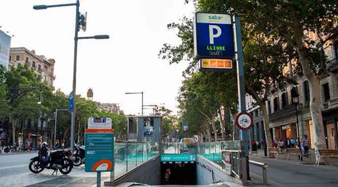 Roban el reloj a un exjugador del Barça en un parking de Paseo de Gràcia Roban el reloj a un exjugador del Barça en un parking de Paseo de Gràcia