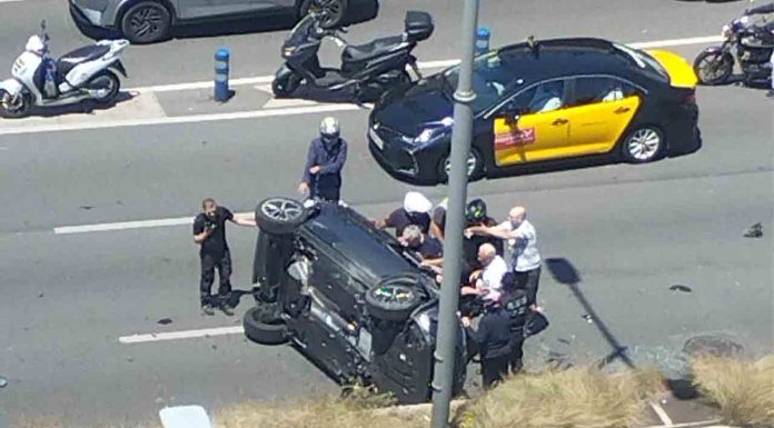 Accidente en la Gran Via entre un turismo y una motocicleta Accidente en la Gran Via entre un turismo y una motocicleta