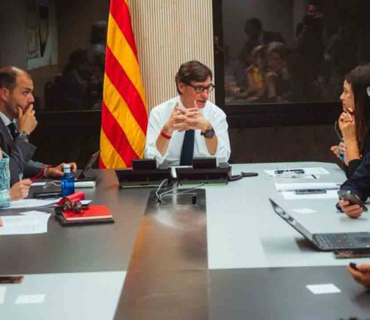 Catalunya contra la opa hostil del BBVA al Sabadell Catalunya contra la opa hostil del BBVA al Sabadell