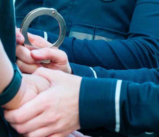Vecinos de Badalona frustran un robo violento en plena calle Detenido en la Diagonal un conductor sin carné y con el coche lleno de droga