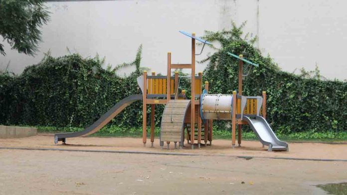 El interior de Illa de Constanza de Aragón tendrá juegos infantiles adaptados