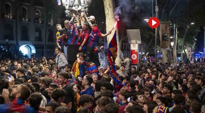 Gran fiesta en Canaletes: Barça Campeón Gran fiesta en Canaletes: Barça Campeón