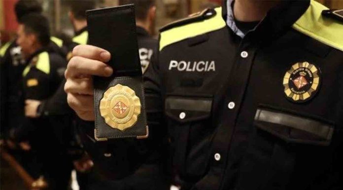 Roban un reloj de 42.000 euros en el Fort Pienc y los delata un repartidor Roban un reloj de 42.000 euros en el Fort Pienc y los delata un repartidor