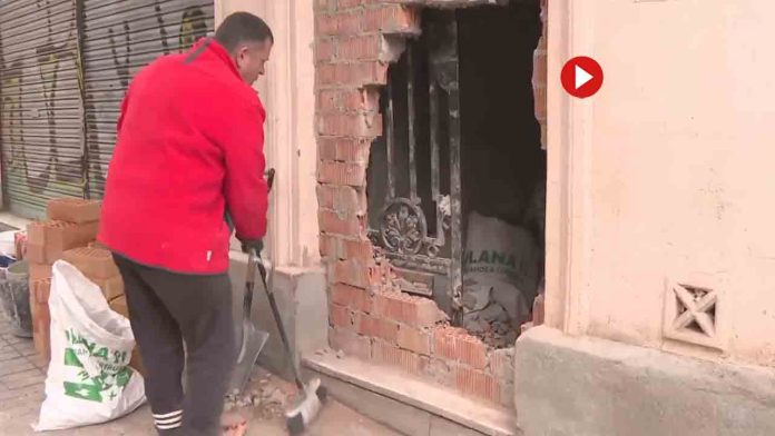 Los Mossos encuentran vacío el bloque ocupado en Vallcarca