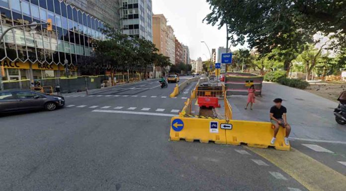 Nuevos cambios de movilidad en la Travessera de Gràcia por las obras de la L8 Nuevos cambios de movilidad en la Travessera de Gràcia por las obras de la L8