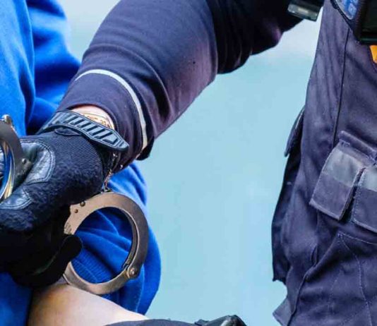 Un ladrón roba una moto en Sants pero lo pillan por huir sin pagar la gasolina Un ladrón roba una moto en Sants pero lo pillan por huir sin pagar la gasolina