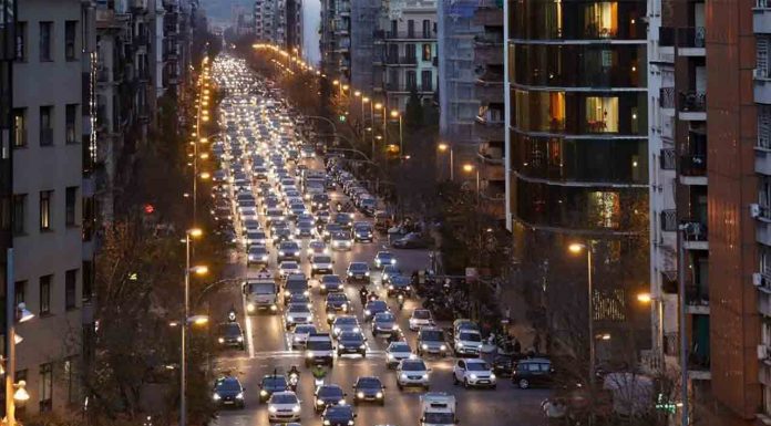 Cuando los “representantes del taxi” trabajan para el enemigo Advierten sobre el riesgo de la entrada masiva de VTC en Barcelona