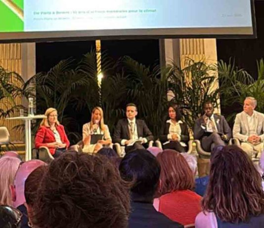 Barcelona participa en París en una cumbre de ciudades contra el cambio climático Barcelona participa en París en una cumbre de ciudades contra el cambio climático