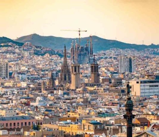 Barcelona presenta su estrategia del Plan Calor para una década Barcelona presenta su estrategia del Plan Calor para una década
