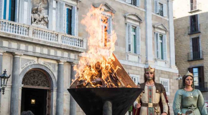 Barcelona se prepara para recibir la Llama del Canigó Barcelona se prepara para recibir la Llama del Canigó