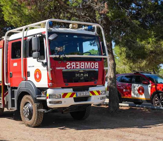 Incendio forestal en la carretera de les Aigües La carretera de les Aigües suma dos fuegos en 24 horas y la verbena deja tres incendios más en distintos puntos de la sierra barcelonesa