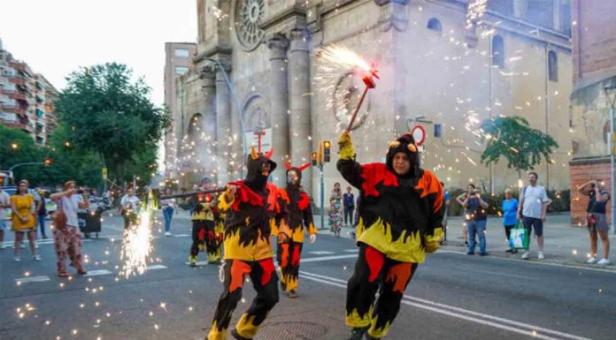 Celebra la verbena de Sant Joan en los barrios del Distrito de Sant Andreu Celebra la verbena de Sant Joan en los barrios del Distrito de Sant Andreu