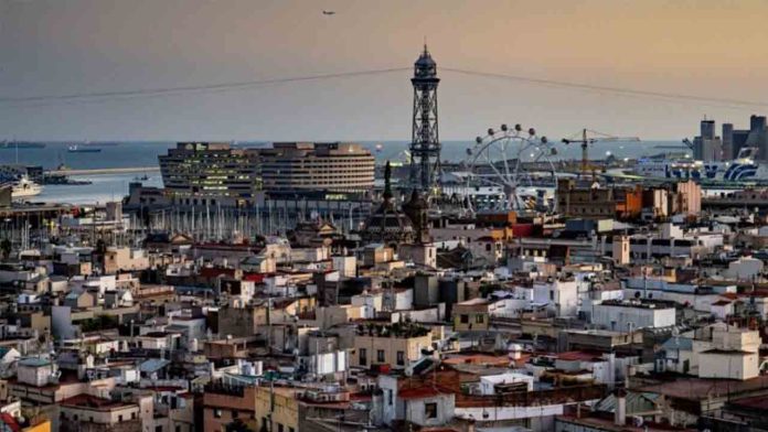 Ciutat Vella inicia la tramitación para aprobar el nuevo plan de usos del distrito