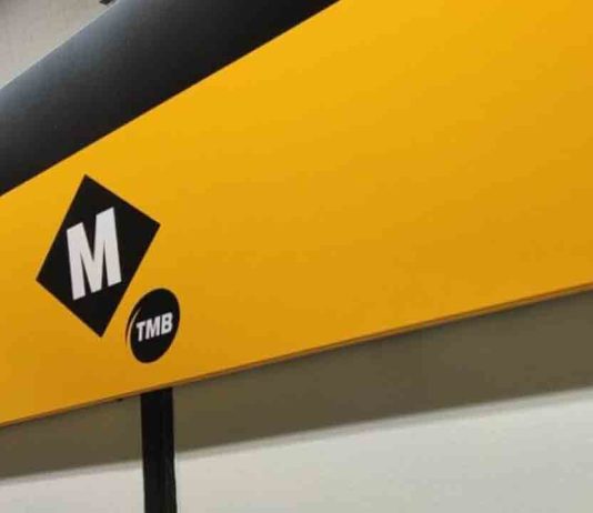 Fallece un hombre tras ser arrollado por el metro al caer a las vÃas Corte parcial del servicio de Metro en las lÃneas 4 y 11