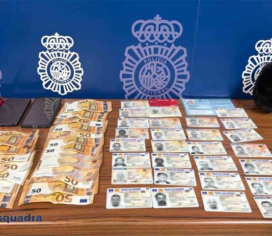 Cuatro detenidos por usurpación de identidad y estafas bancarias Cuatro detenidos por usurpación de identidad y estafas bancarias