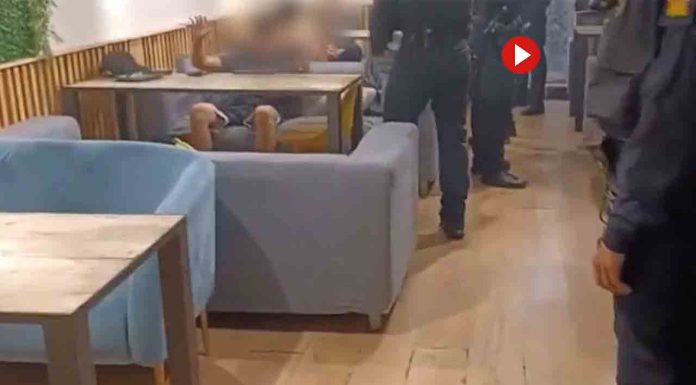 Dos detenidos en el desmantelamiento de un club cannábico en Sant Gervasi Dos detenidos en el desmantelamiento de un club cannábico en Sant Gervasi