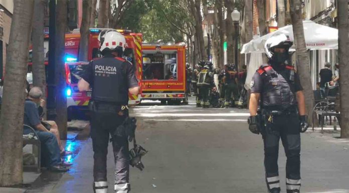 Incendio en un piso de El Camp de l’Arpa del Clot Incendio en un piso de El Camp de l'Arpa del Clot