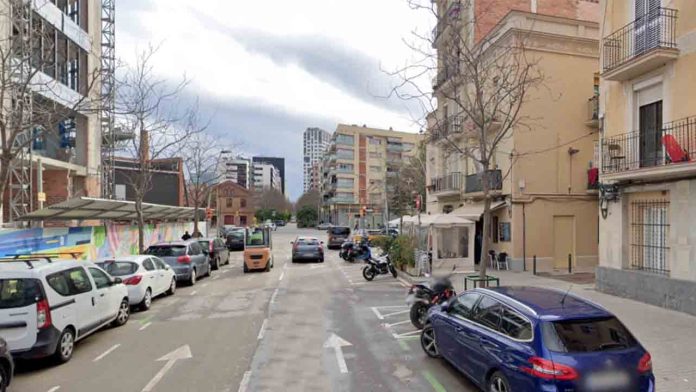 Intenta ahogar con un cable a su exmujer en un piso de Sant Martí Intenta ahogar con un cable a su exmujer en un piso de Sant Martí