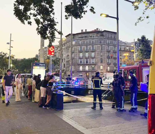 Muere un hombre tras caer en las vÃas de la L3 del Metro Muere un hombre tras caer en las vÃas de la L3 del Metro