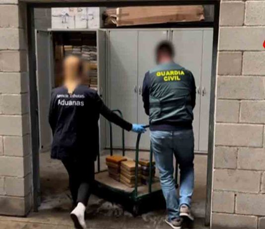 4 detenidos, entre ellos un estibador del puerto, por 138 kilos de cocaína 4 detenidos, entre ellos un estibador del puerto, por 138 kilos de cocaína
