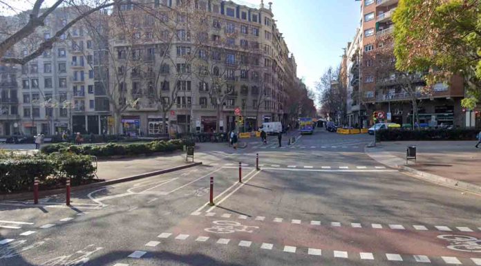 Afectaciones en el paseo Sant Joan y Provença por las obras del Metro Verdaguer Afectaciones en el paseo Sant Joan y Provença por las obras del Metro Verdaguer