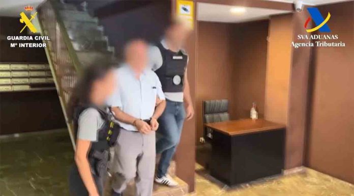 Detienen al número dos de Vigilancia Aduanera contra el narcotráfico y contrabando Detienen al número dos de Vigilancia Aduanera contra el narcotráfico y contrabando
