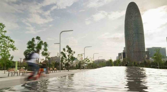 El Ayuntamiento cierra la fuente ornamental de Glòries por seguridad El Ayuntamiento cierra la fuente ornamental de Glòries por seguridad