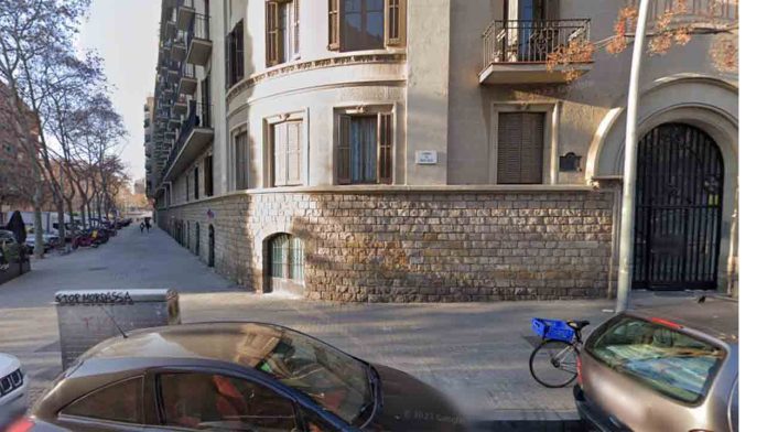 Encuentran muertas a una madre y una hija en un piso de El Clot