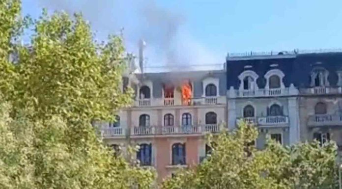 Incendio en un piso de la Avenida del Paralelo Incendio en un piso de la Avenida del Paralelo